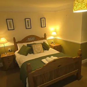  Guest house St Quintin Arms United Kingdom