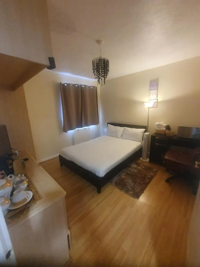 Homestay Double Size And Single Room In Barking Barking
