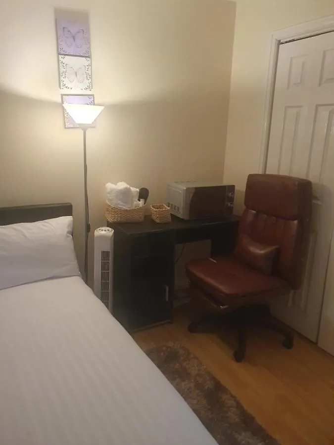 Homestay Double Size And Single Room In Barking Barking  United Kingdom