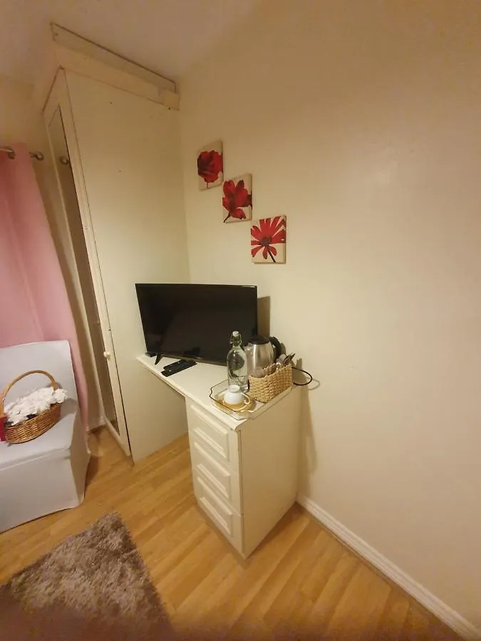 Double Size And Single Room In Barking Barking  Homestay Barking (Greater London)