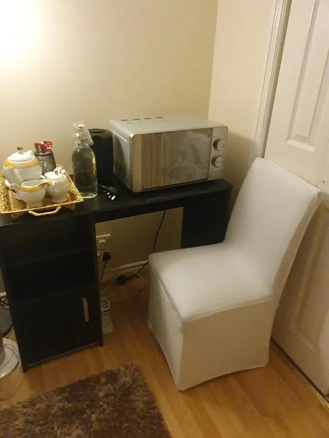 Homestay Double Size And Single Room In Barking Barking  United Kingdom